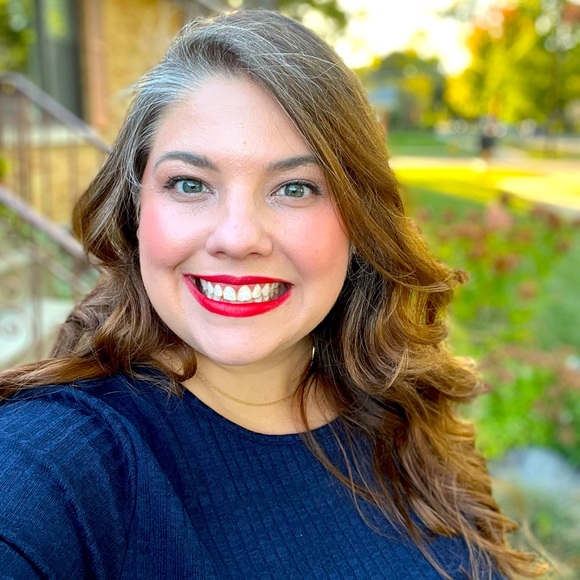 Meet your Posher, Kristina - Picture 2 of 4